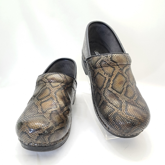 Dansko Women's Snakeskin Print Brown/Gold Embossed Leather Clog Shoes‎ Si… - Picture 1 of 16